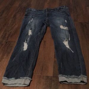 Pre ripped plus sized capri pants.